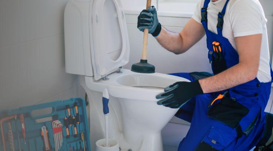 Expert burst pipe repair services in West Union, IL